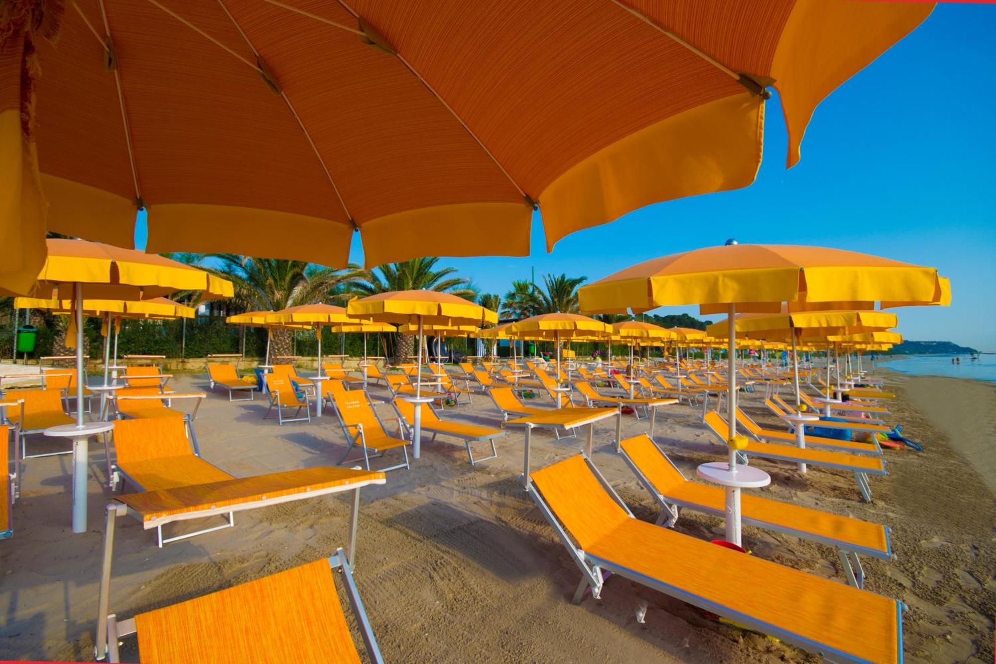 Camping Villaggio Calypso 쿠프라마리티마 외부 사진